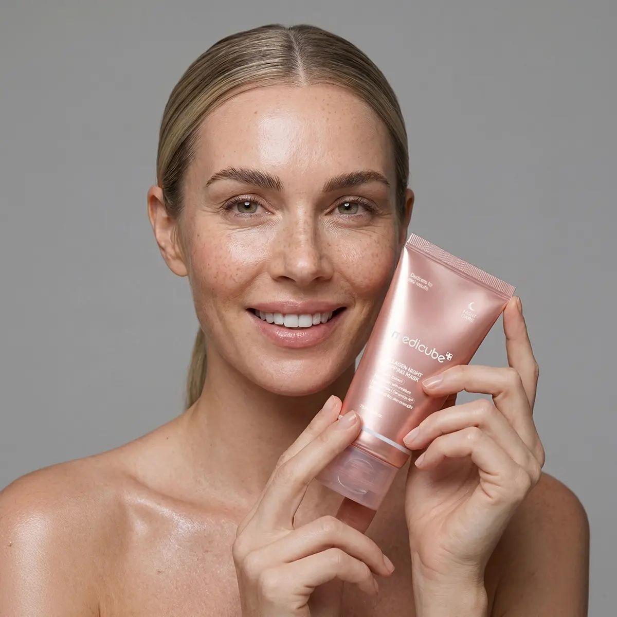Öine "nahakile" maagia: Miks kõik räägivad Medicube Collagen Night Wrapping Maskist?