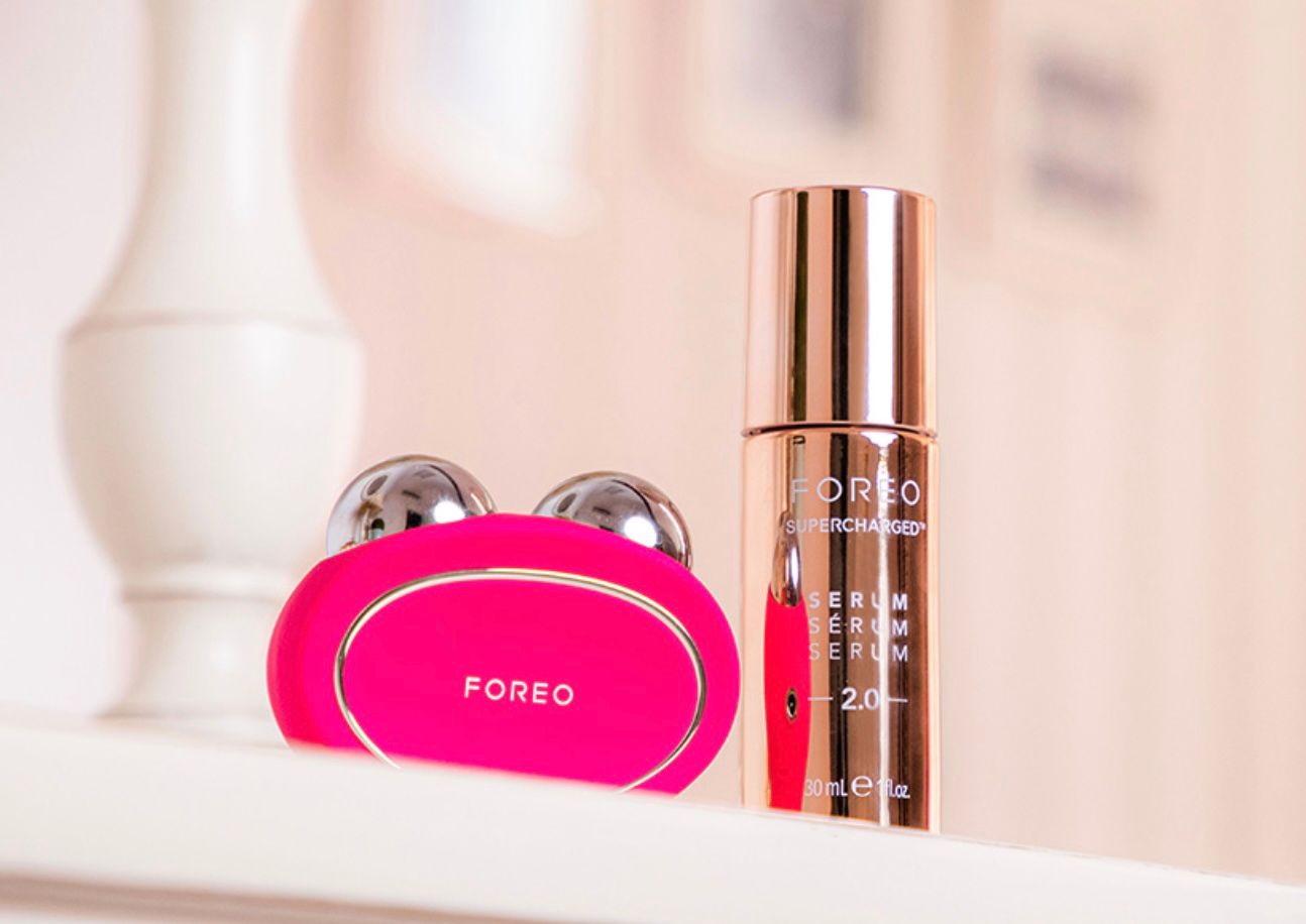 Foreo Bear 2 vs Bear Mini 2: Everything You Need to Know About Microcurrent